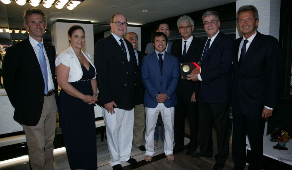 Benetti at MYS2013 receives RINA Award by Prince Albert of Monaco