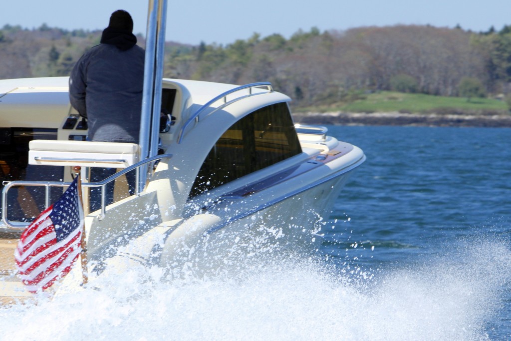 Limo tender hull 418 HR_Yachting Pleasure