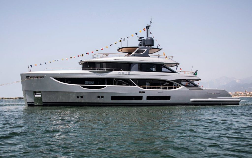 M/Y “OPUS” (OASIS 34M)