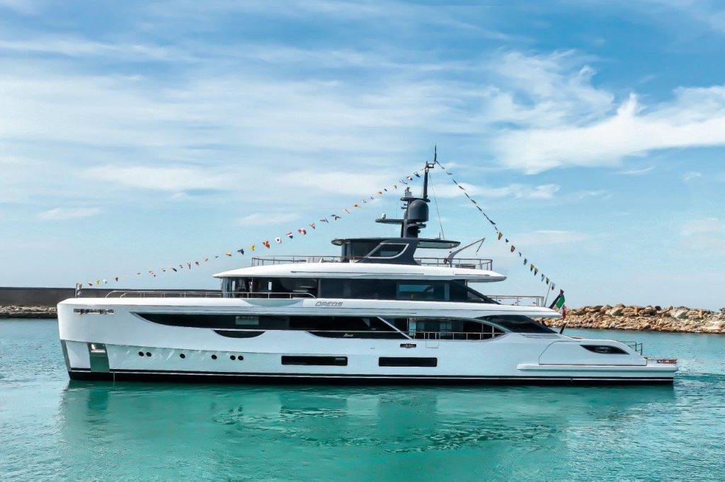 M/Y “OREOS” (OASIS 40M)