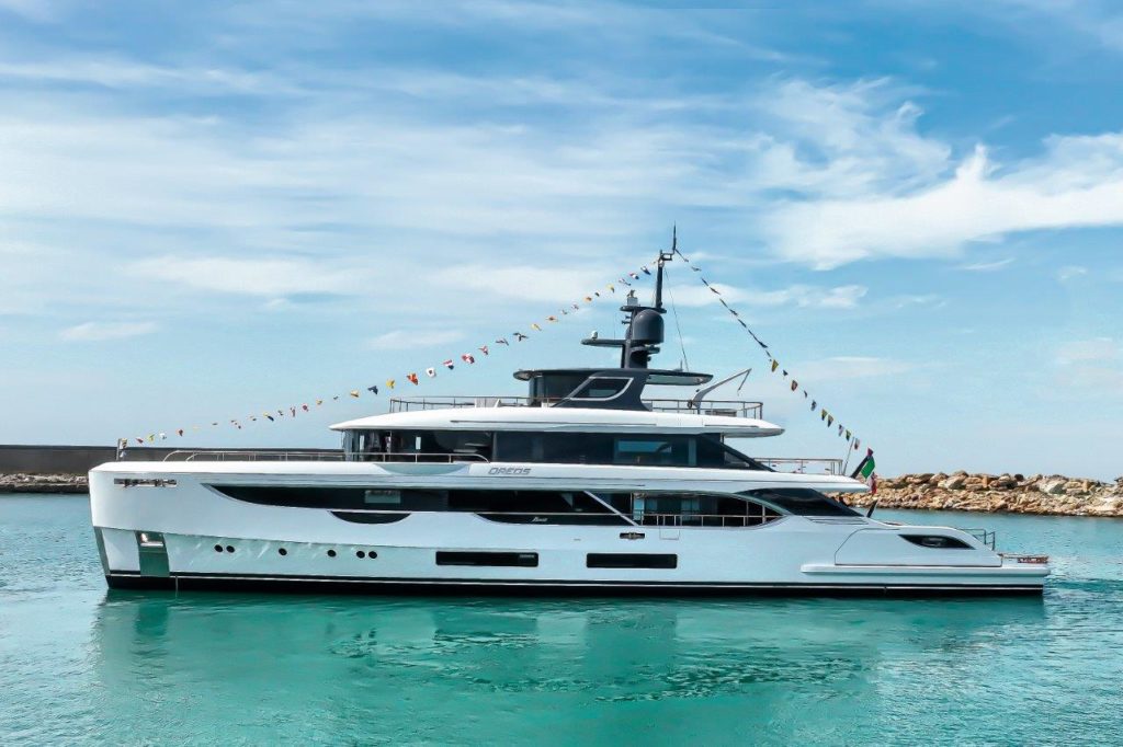 M/Y “OREOS” (OASIS 40M) 