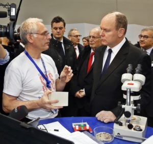 Fürst_Albert_am_love_your_ocean_Stand