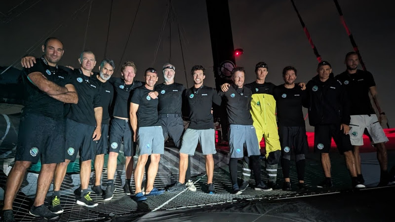 The Spindrift crew prepare to take on North Atlantic record ©: SPINDRIFT