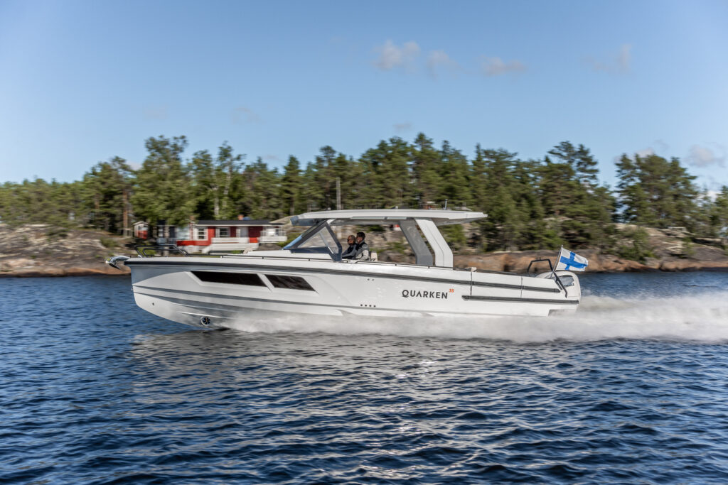 Quarken 35 Sport Tourer Exterior 4