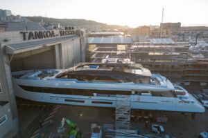 TANKOA GENOA SHIPYARD