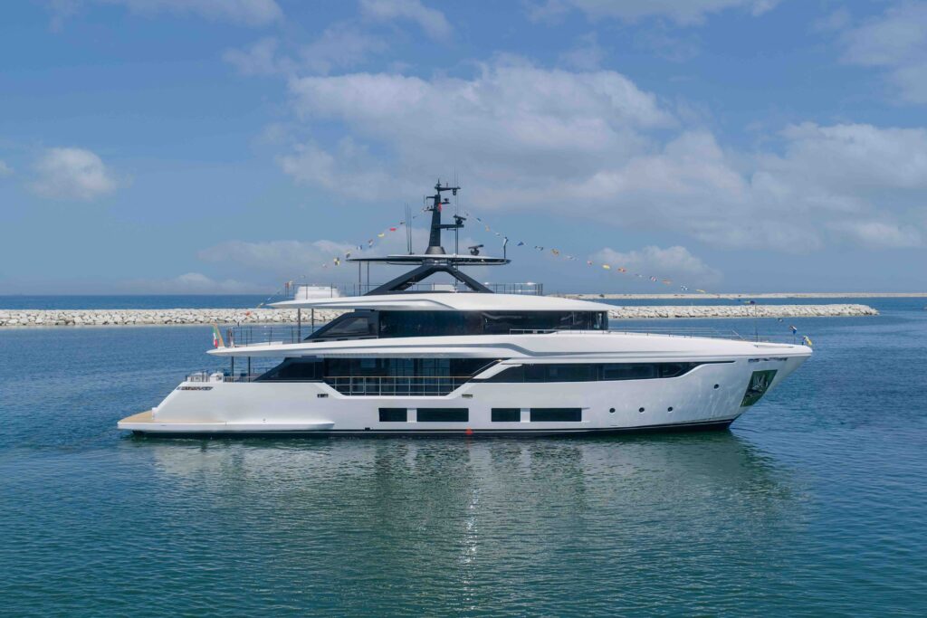 Custom Line Navetta 35