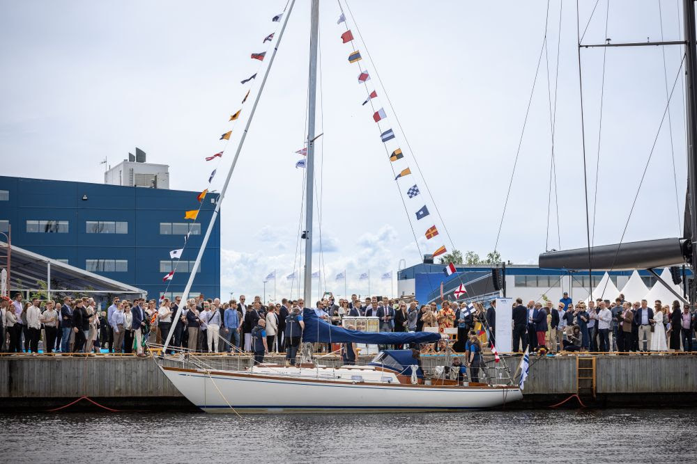 TARANTELLA RETURNS TO THE SEA
